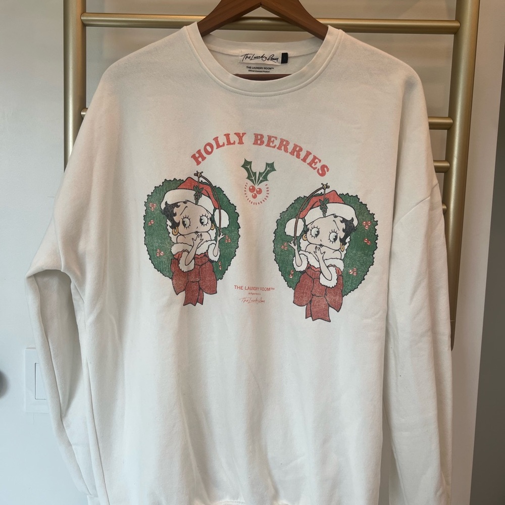 The Laundry Room White Holiday Sweatshirt, size s